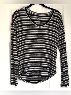 American Eagle Women’s Striped Soft and Sexy Plush Long Sleeve V-Neck Top Sz XS